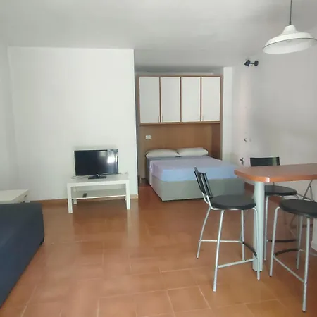 Mono Amendola Apartament *